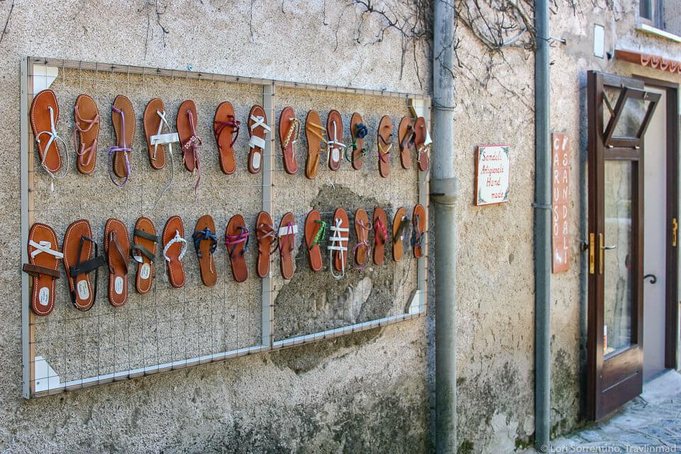 souvenirs-positano-sandals.jpg