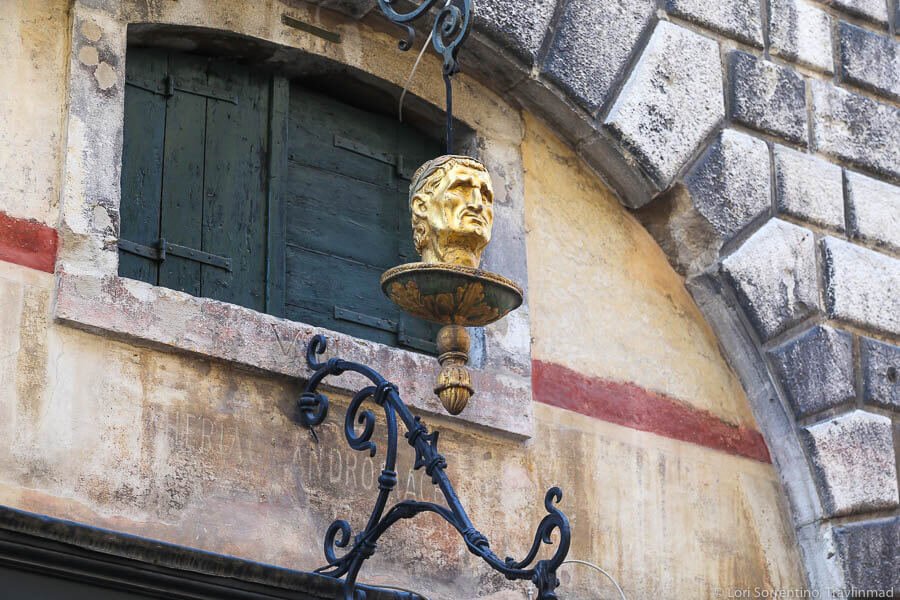 Golden head on the Venice walking tour