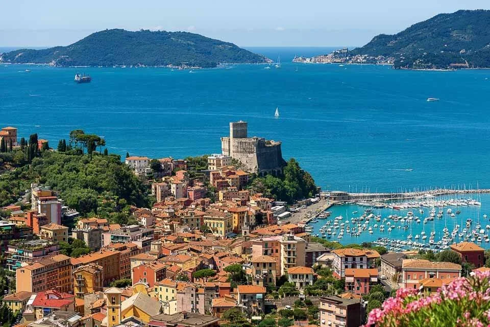Visit 13 Italian Riviera Towns on the Enchanting Ligurian Coast ...