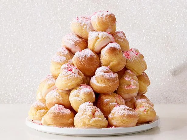 fnm_120113-candy-cane-croquembouche-recipe_s4x3.jpg.rend.snigalleryslide.jpeg