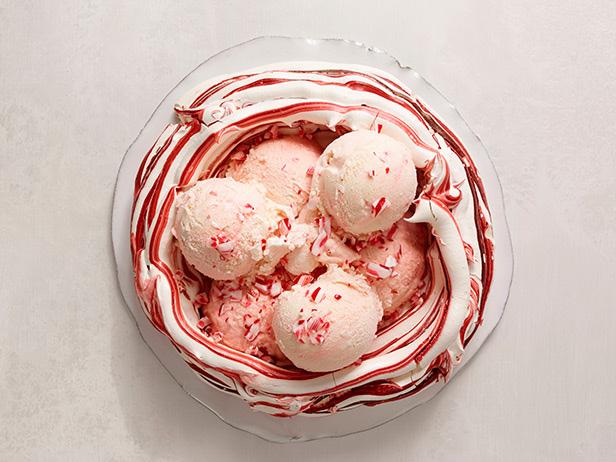fnm_120113-candy-cane-pavlova-recipe_s4x3.jpg.rend.snigalleryslide.jpeg