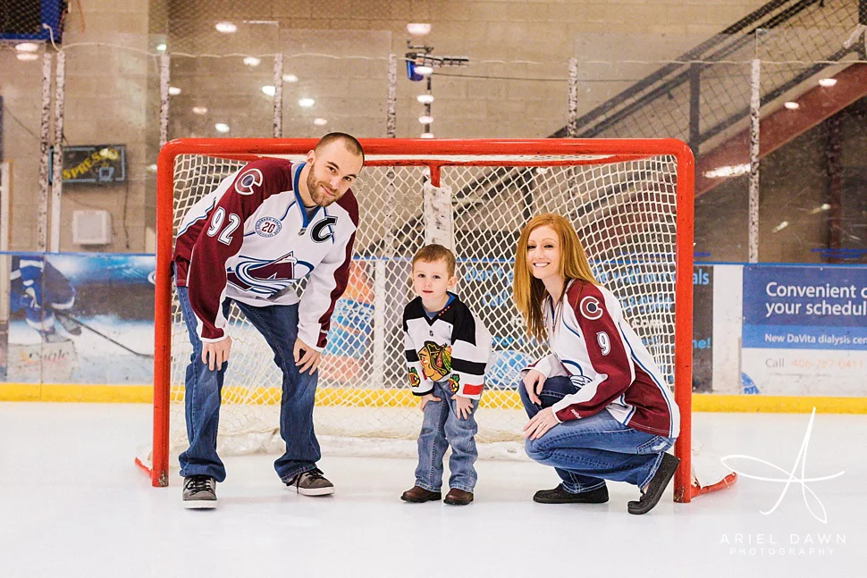 HockeyRinkEngagementPhotos_05.jpg