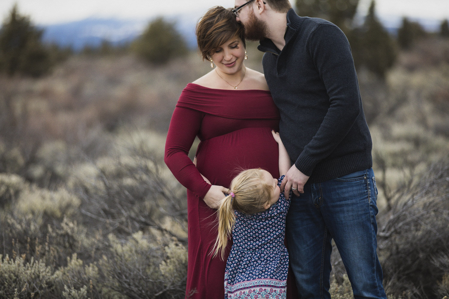 Maternity-Photographer-Sisters-and-Bend-Oregon.jpg