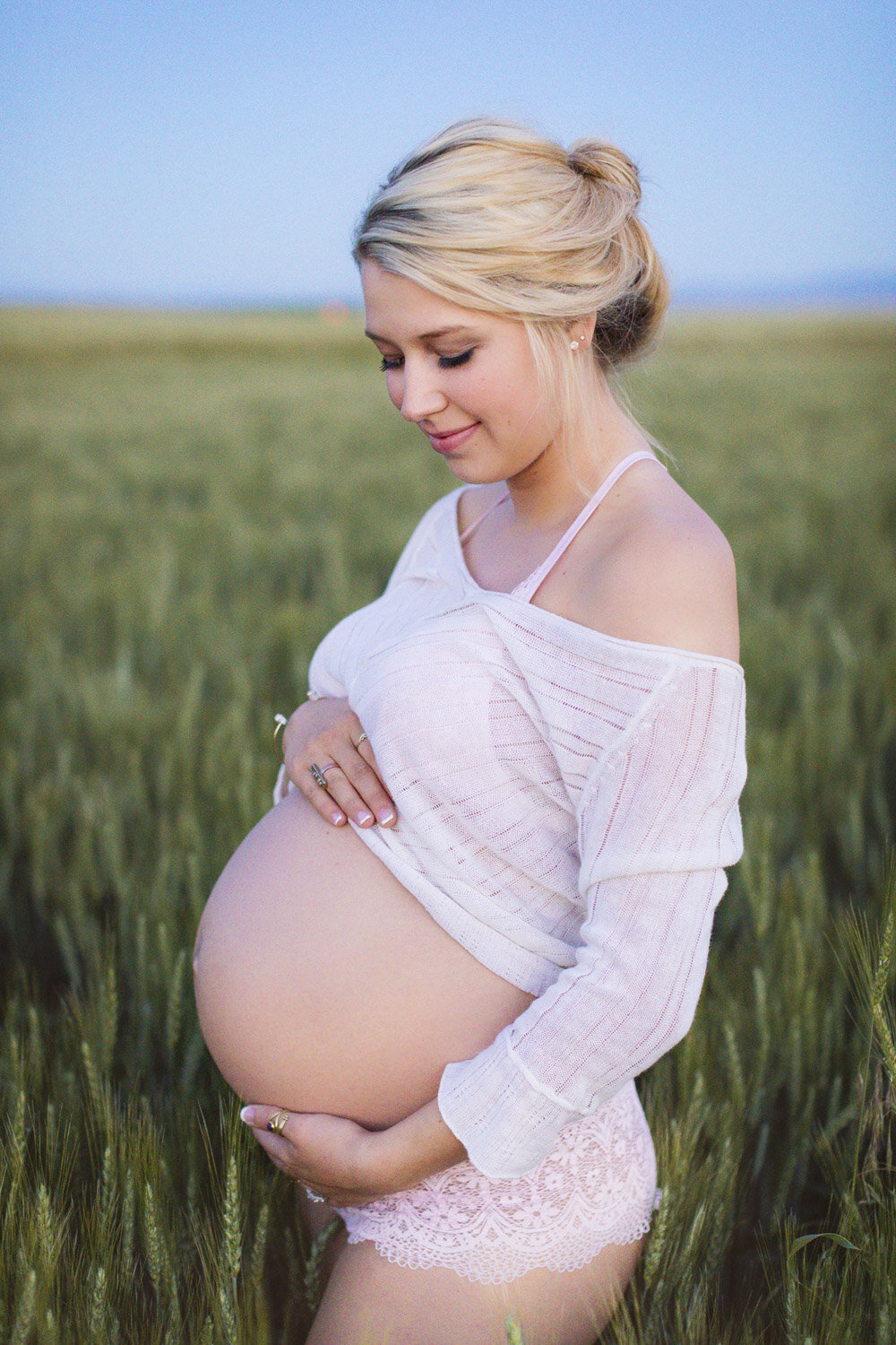 Best_Bend_Oregon_Maternity_and_Newborn_Photographer_2_1.jpg