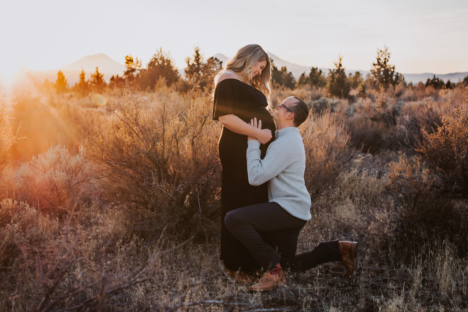 Best Tips on What to Wear for Your Maternity Photo Session — Wedding  Photographers Bend , Oregon | Redmond , Oregon | Worldwide
