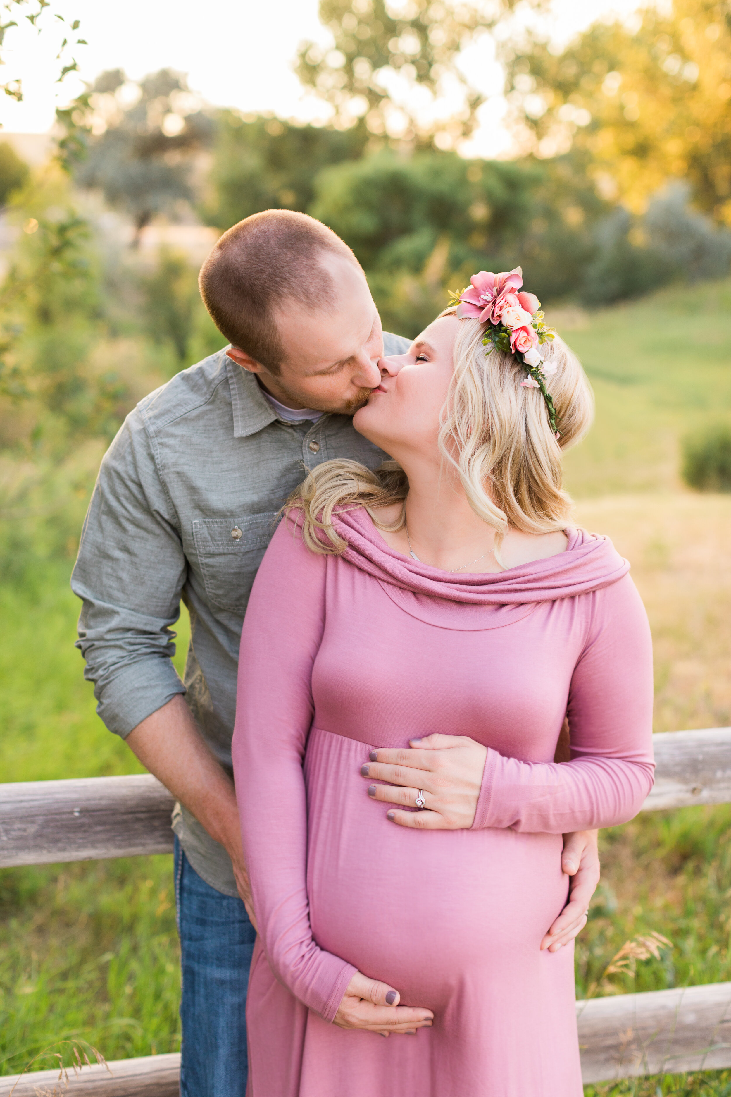 What Should I Wear to My Maternity Photoshoot? - Morning Light