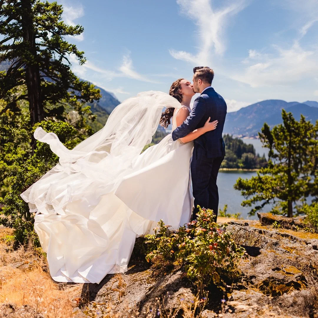 A Love as Epic as the View &ndash; Kayla &amp; Jed at West Cliff Lodge

WOW&mdash;this day was truly one for the books. Kayla and Jed&rsquo;s wedding at West Cliff Lodge in Hood River had everything: iconic Pacific Northwest views, sunshine that made