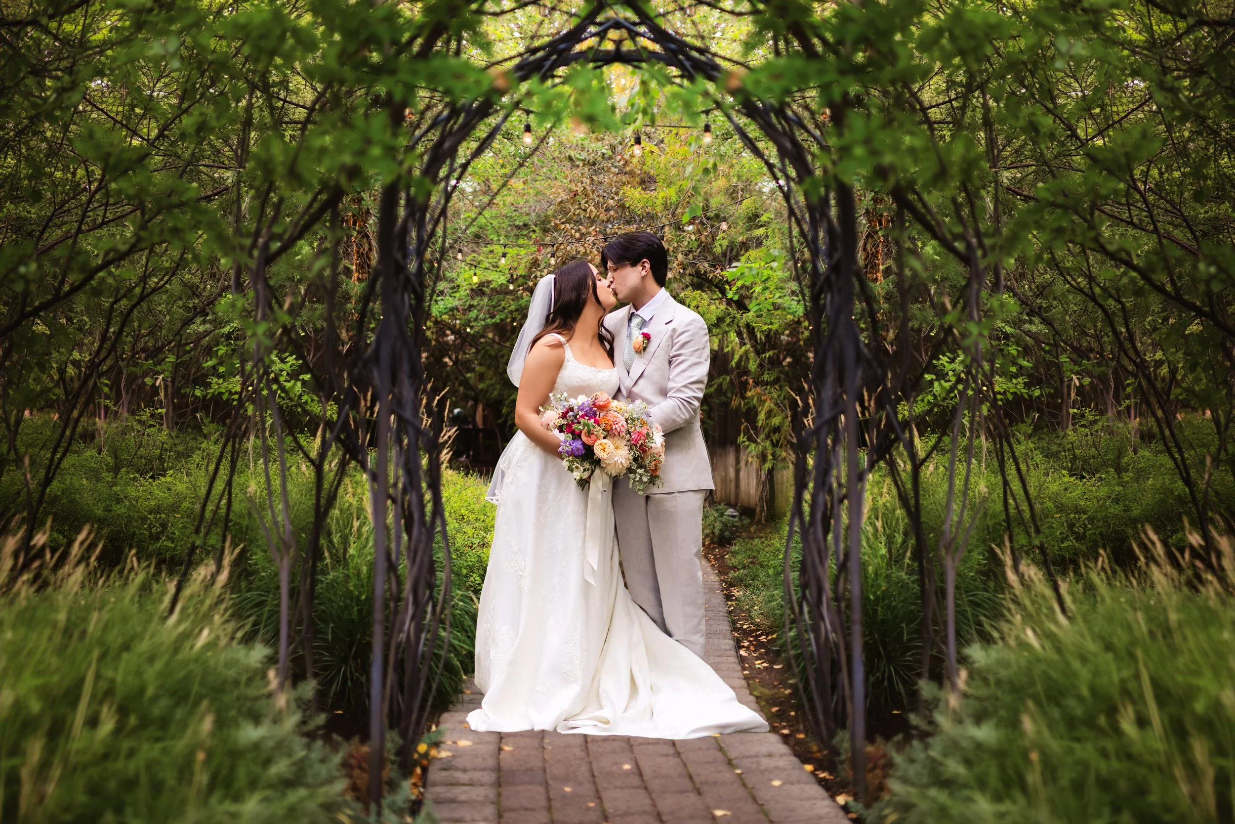 Saint-Francis-Wedding-Bend-Tess-Matt-1949-Edit.jpg