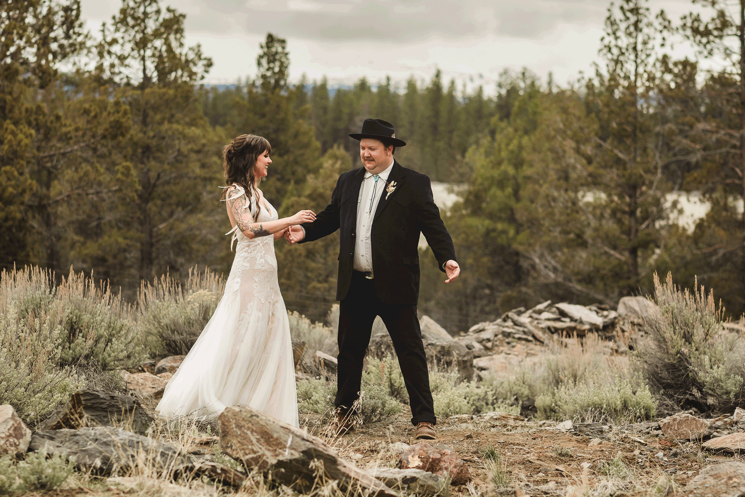 Black-Butte-Ranch-Wedding-Photographer1.gif