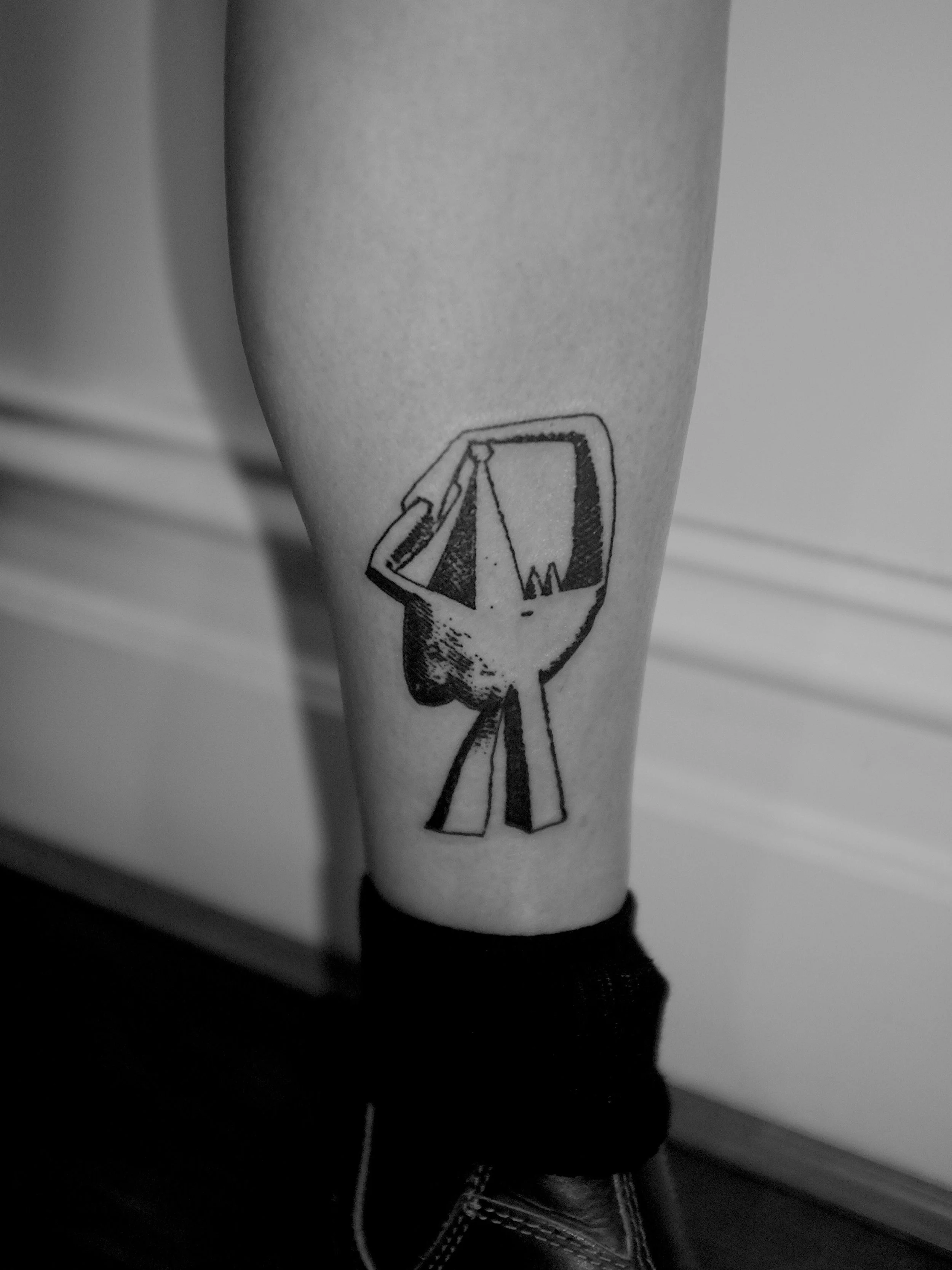 A couple of tattoos done last week @crucibletattooco 
Thanks again for having me! 
Tattooing in Melbourne ✦ I&rsquo;ve got availability over the next few weeks. 
Send me your ideas for custom tattoos.
Summer is around the corner so If you&rsquo;ve be