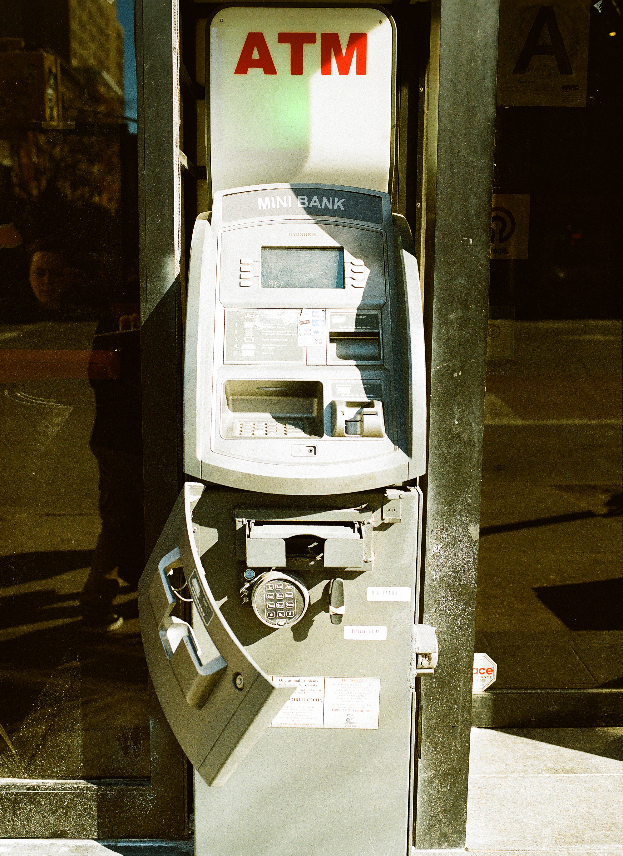ATM.jpg