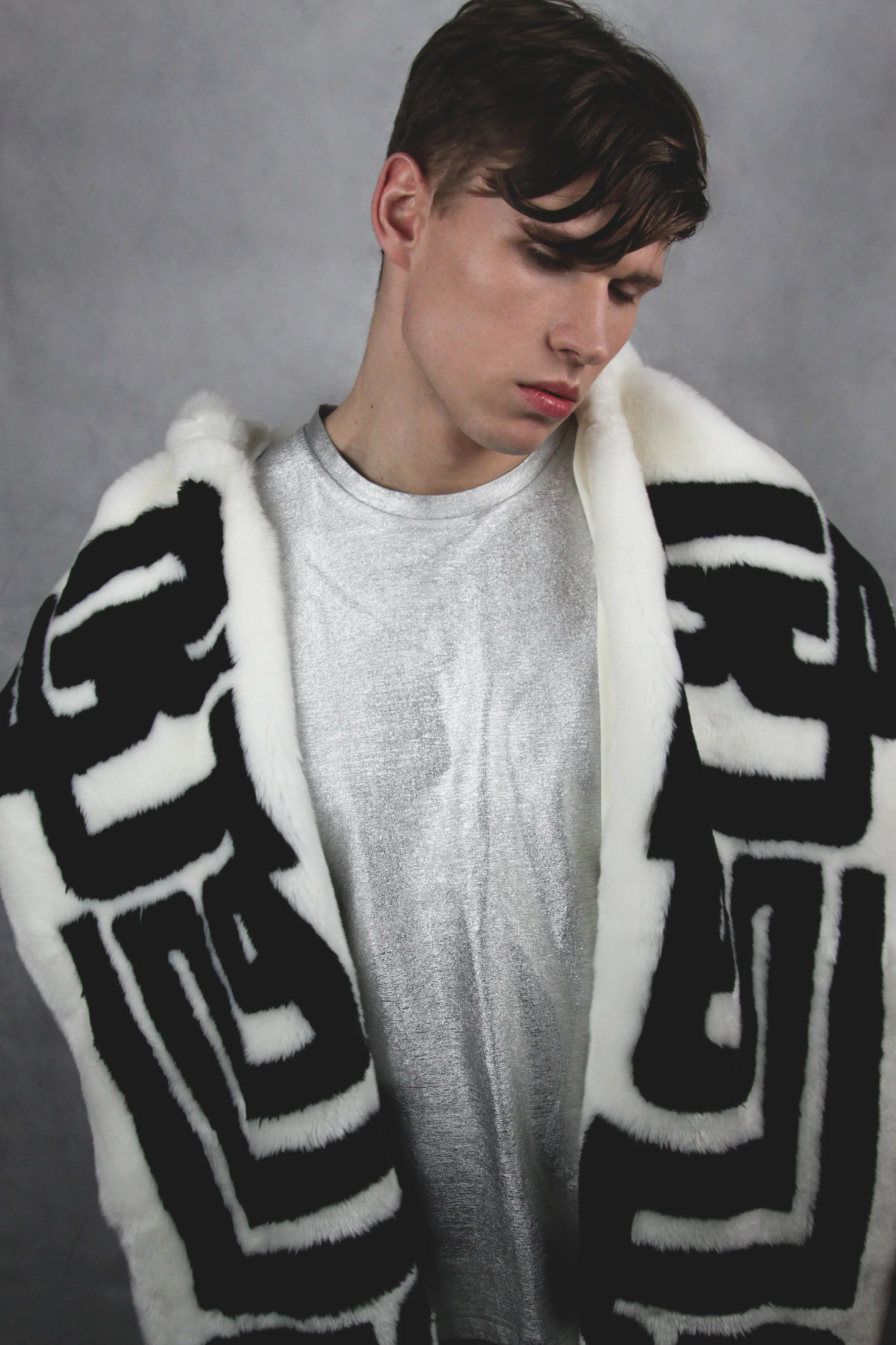 top CMMN SWND cape KTZ
