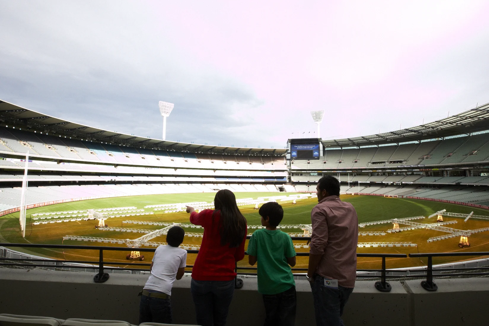 MCG TOUR LVL2 Lights.jpg