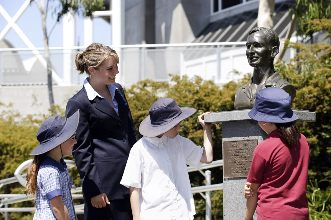 Rod Laver Arena Students & guide at Bust.jpg
