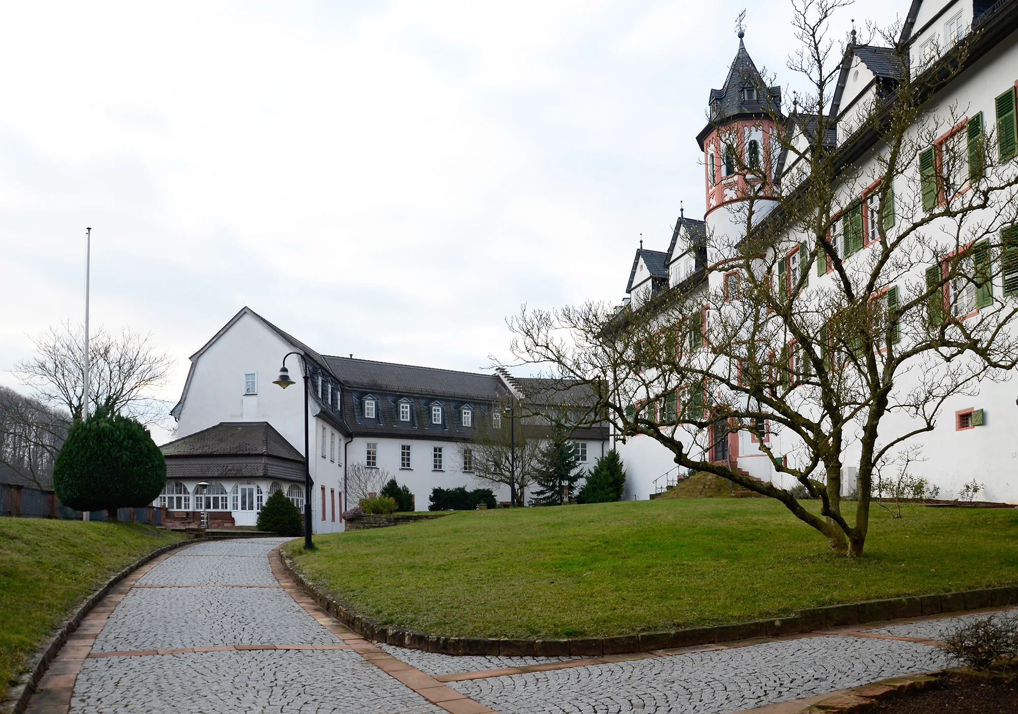 007_Schloss_S_Innenhof_GA160201_hp.jpg