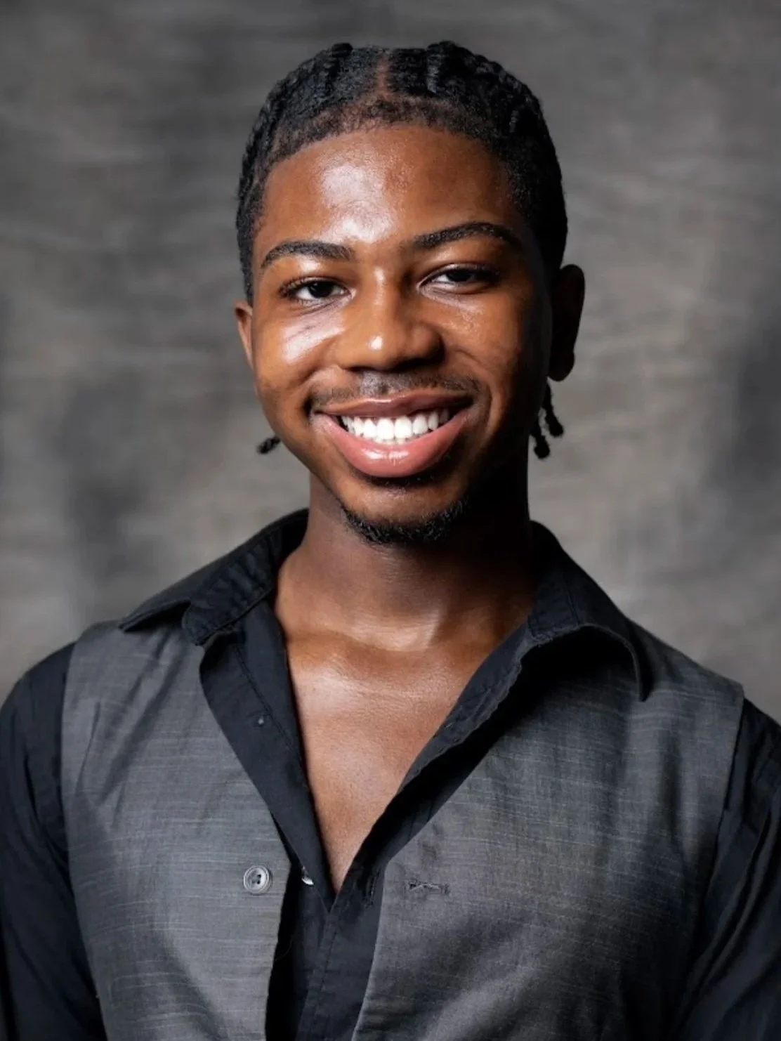headshot+-+Gabriel+Cummings.jpg