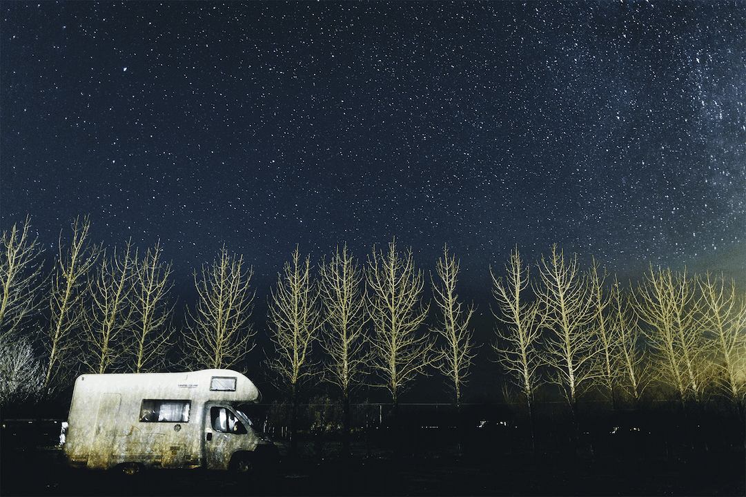 Mael Lambla destination wedding Photographer Iceland.gif