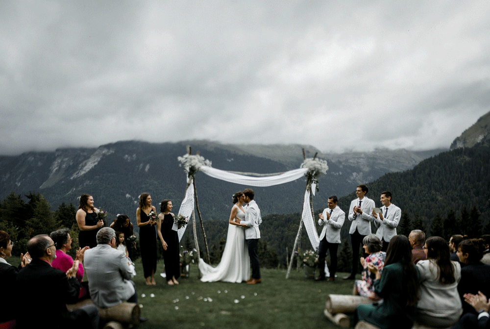 Mael-Lambla-Photographer-Bisous-cérémonie-montagne.gif
