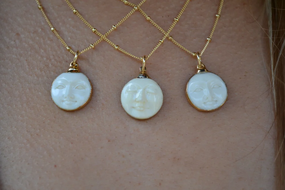 MAN In The MOON ネックレス★Luxdivine #1058 MAN IN THE MOON NECKLACE /// Mother of Pearl — Lux Divine