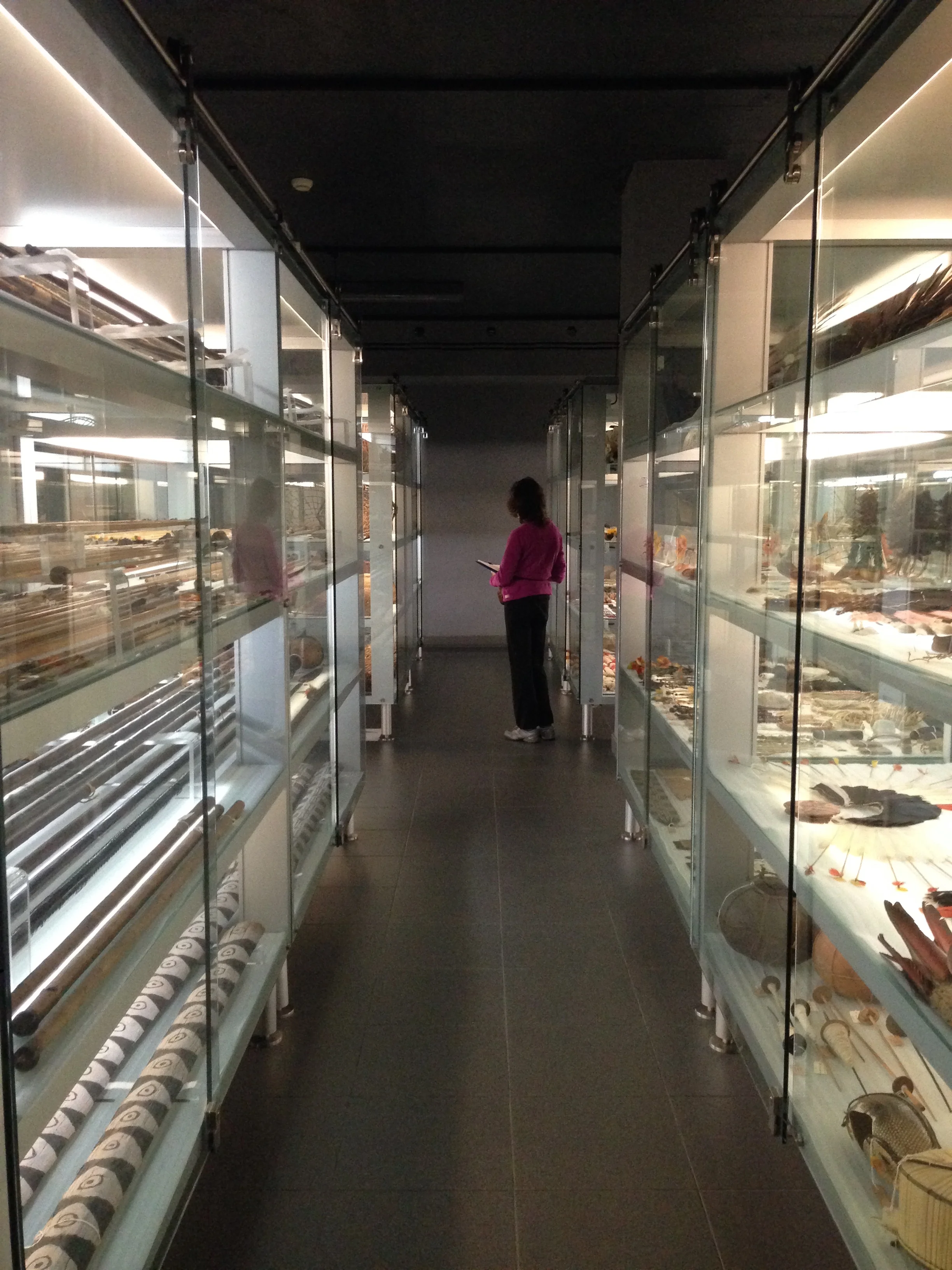 Time and texture - drawing at the Museum of Ethnology