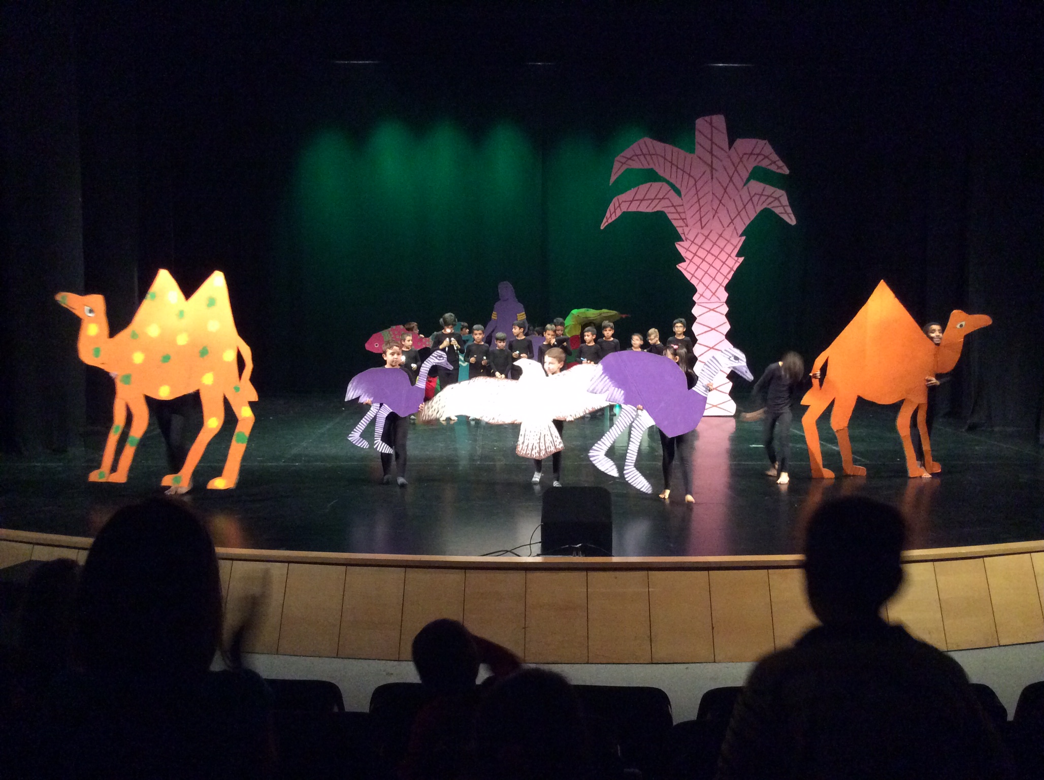 Cenografia para teatro escolar - Scenography for school theatre