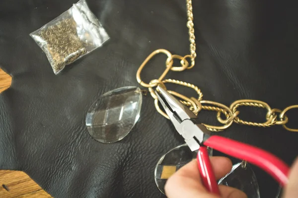 20120827_Teardropnecklace_4.jpg