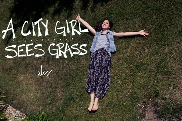 201206015_CityGirlGrass_1.jpg