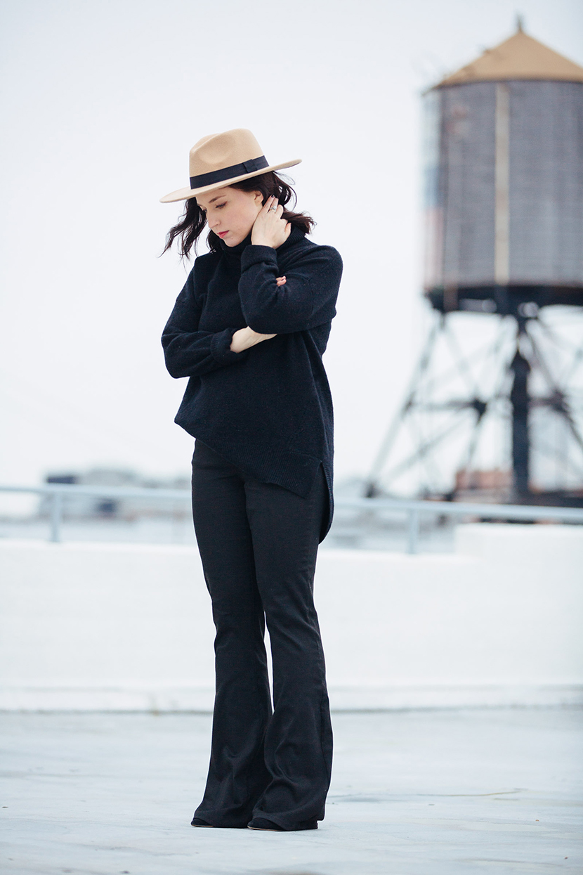 how to wear flare jeans