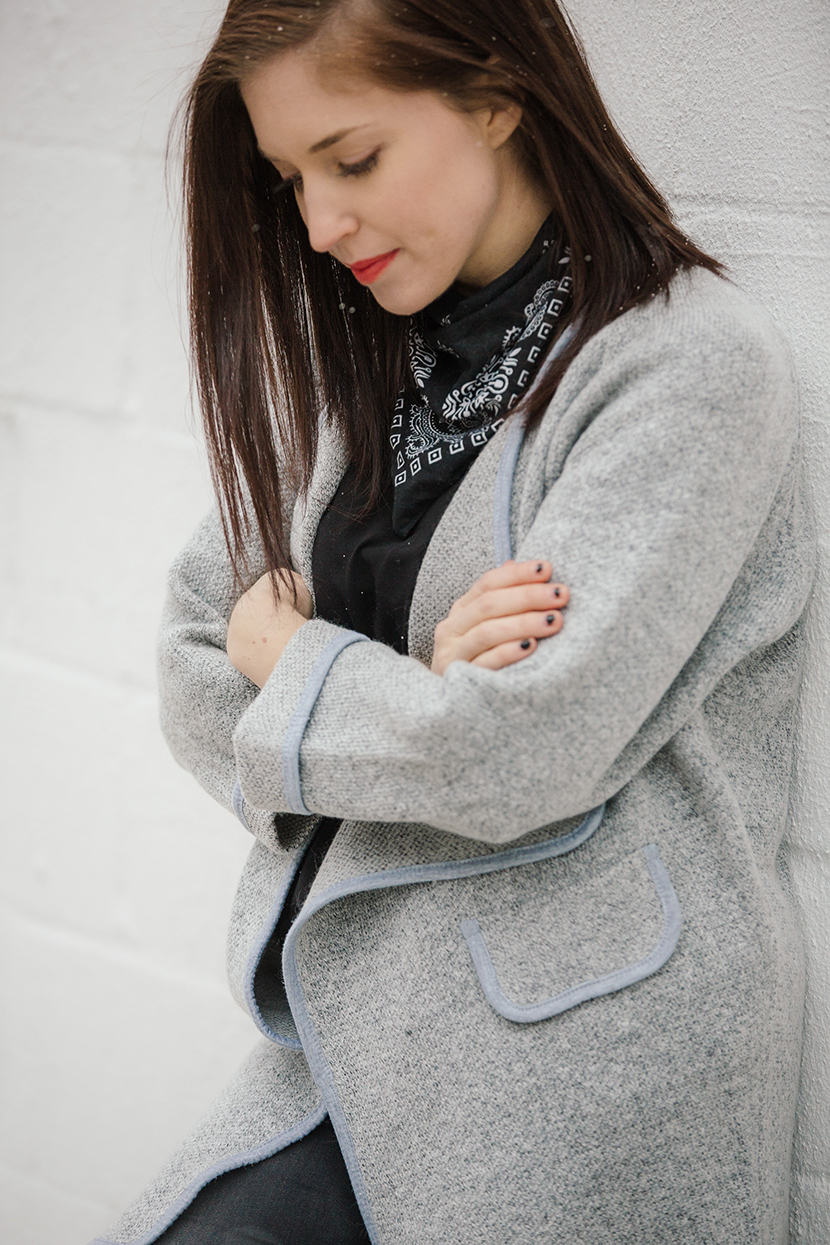 style a bandana scarf trend