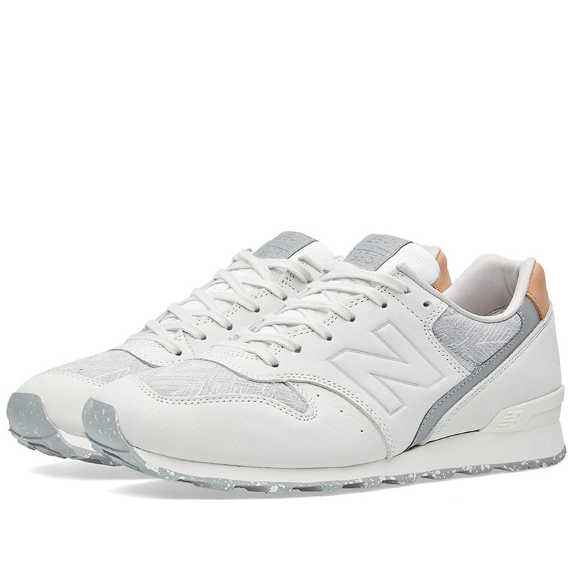 white sneakers new balance 