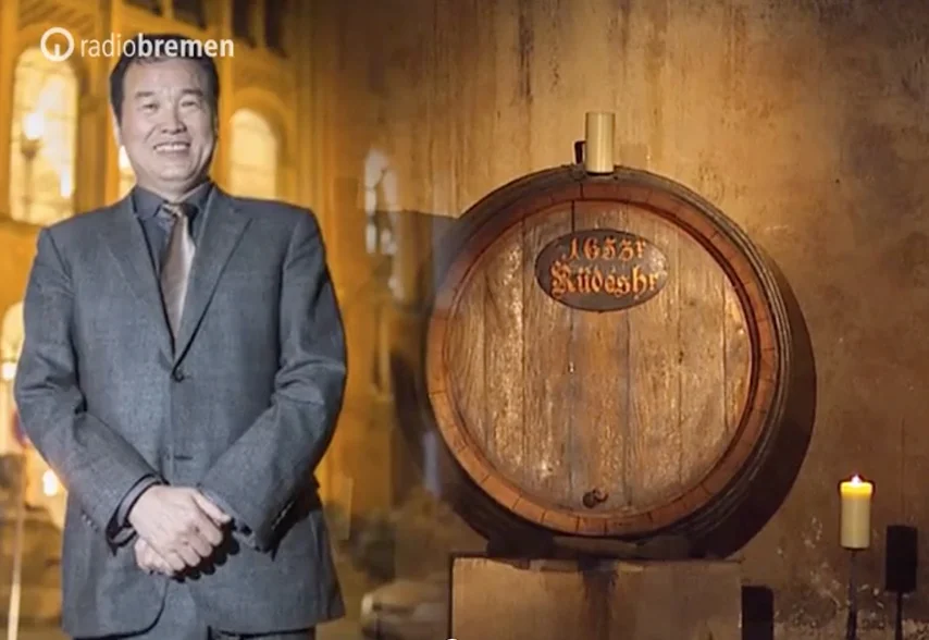Customer willing to pay 150,000 euros for a bottle of Bremen's oldest wine (photomontage: radiobremen)