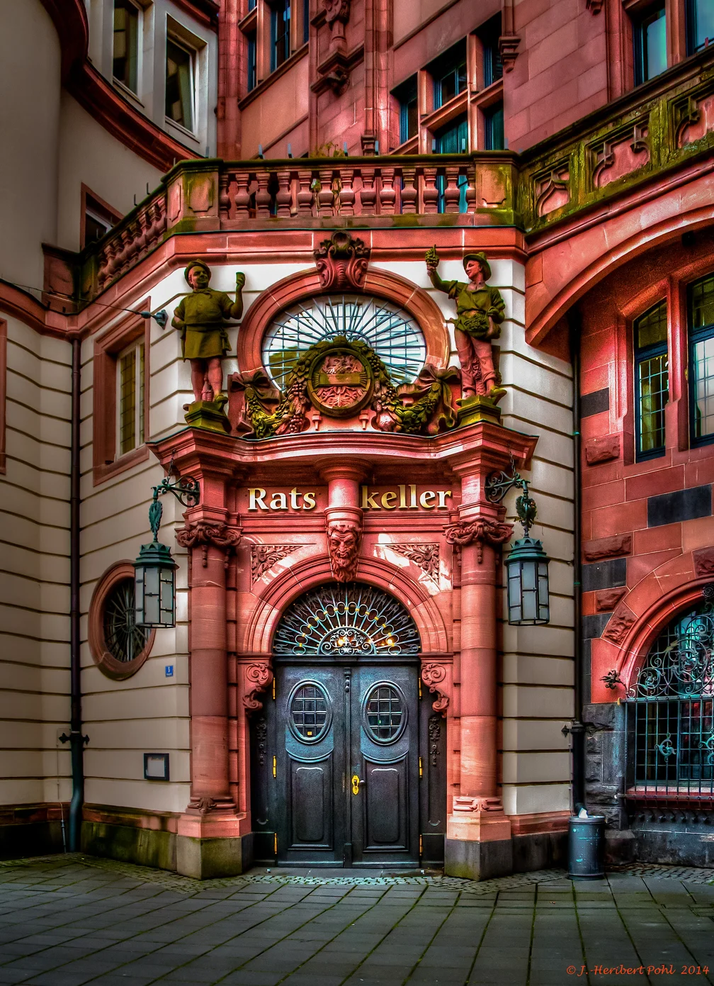 Ratskeller entrance door (photo by Heribert Pohl)