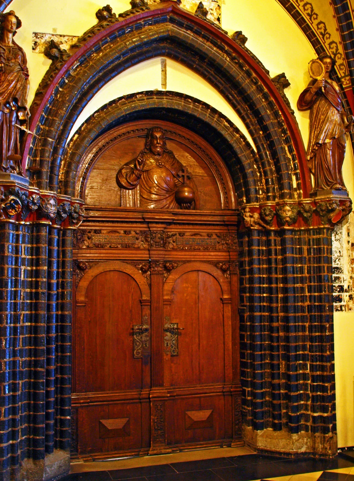 Audience Hall door, 1573 (photo by Andy von der Wurm)