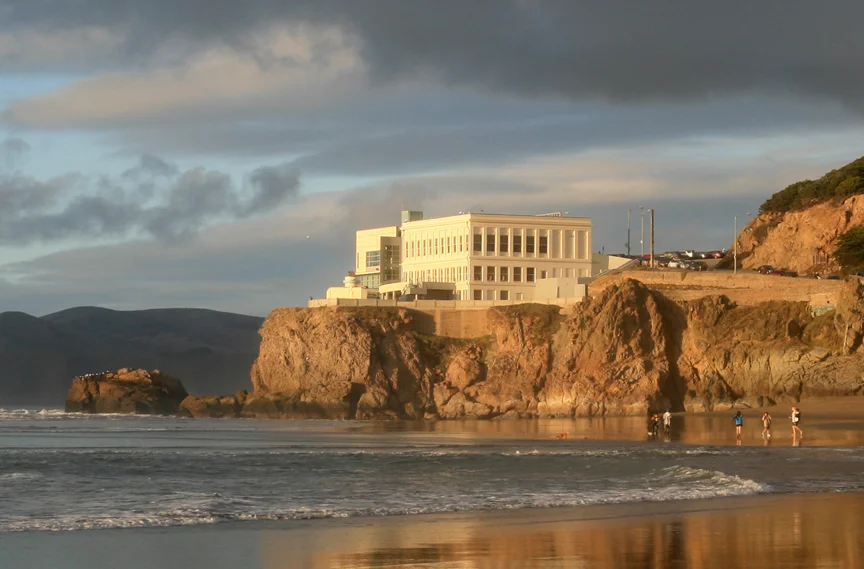 Current Cliff House, designed by Reid Bros. (Photo by Brocken Inaglory, 2010)