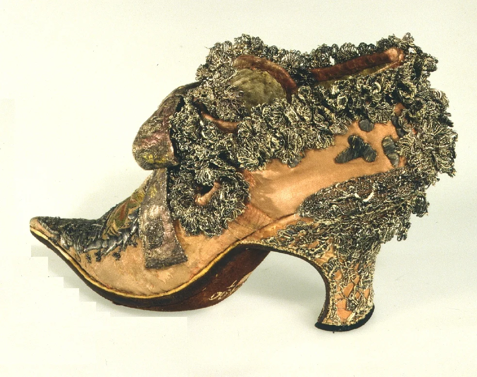 Man's dance shoe, Baroque era