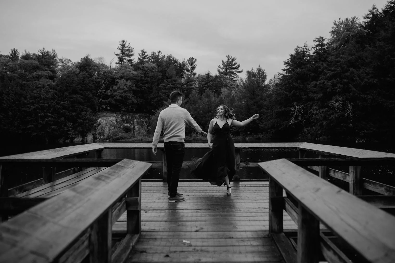Engagement photos in gatineau park