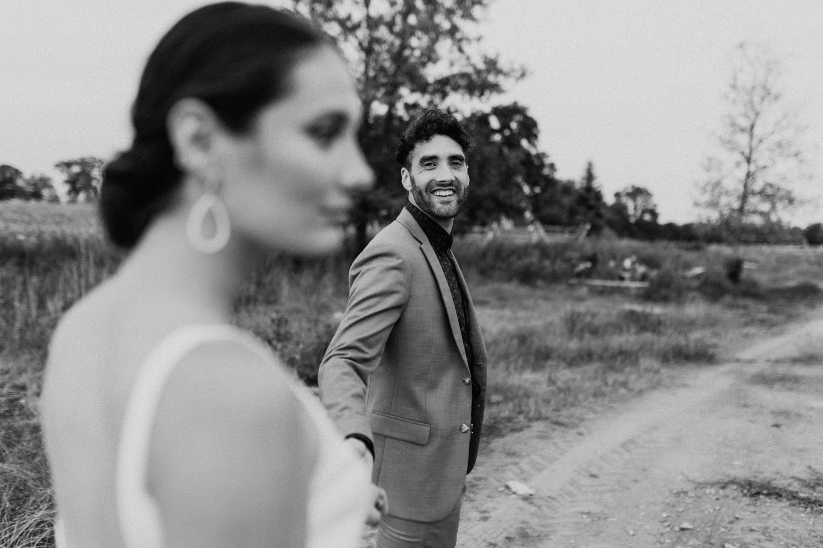 couple photos at ottawa wedding