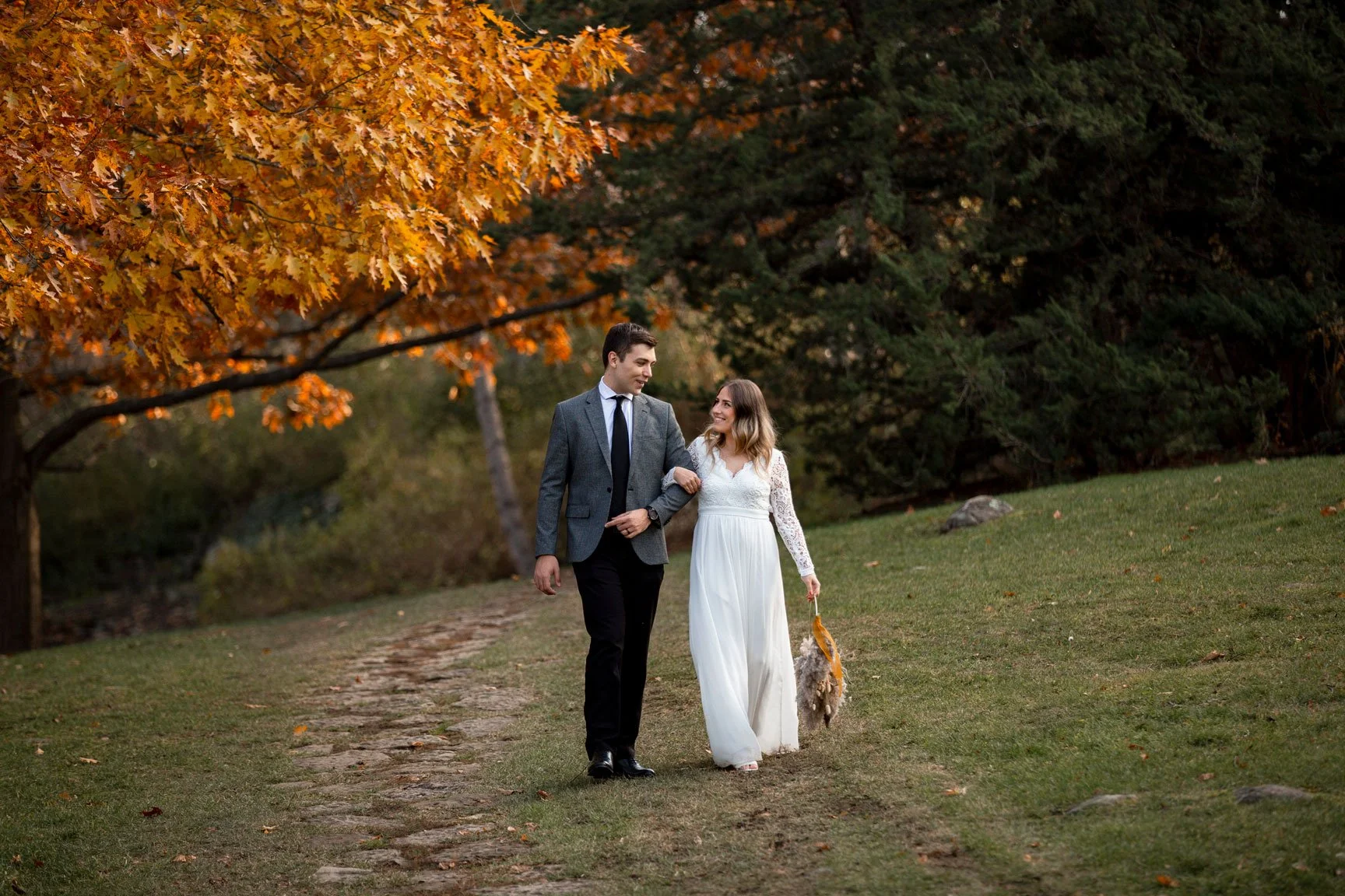 elopement photos at micro wedding