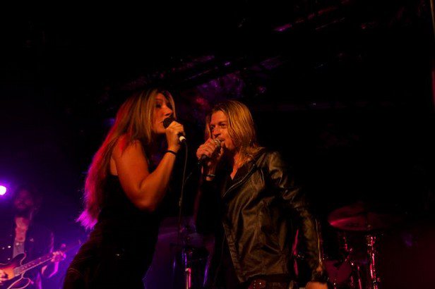 Singing a duet with Wes Scantlin