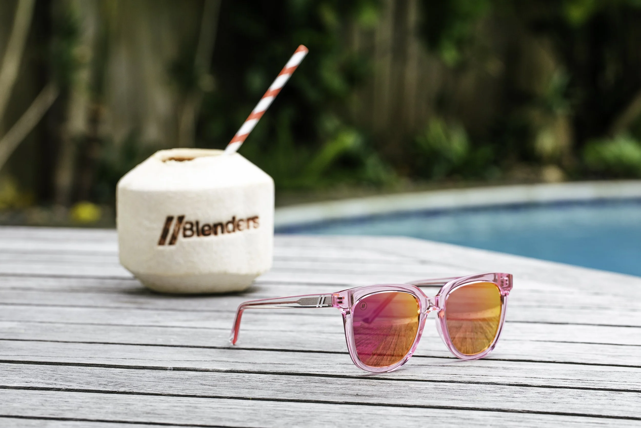 BLENDERS_2024_Grove_Neon Queen_Env_PM_2001.jpg
