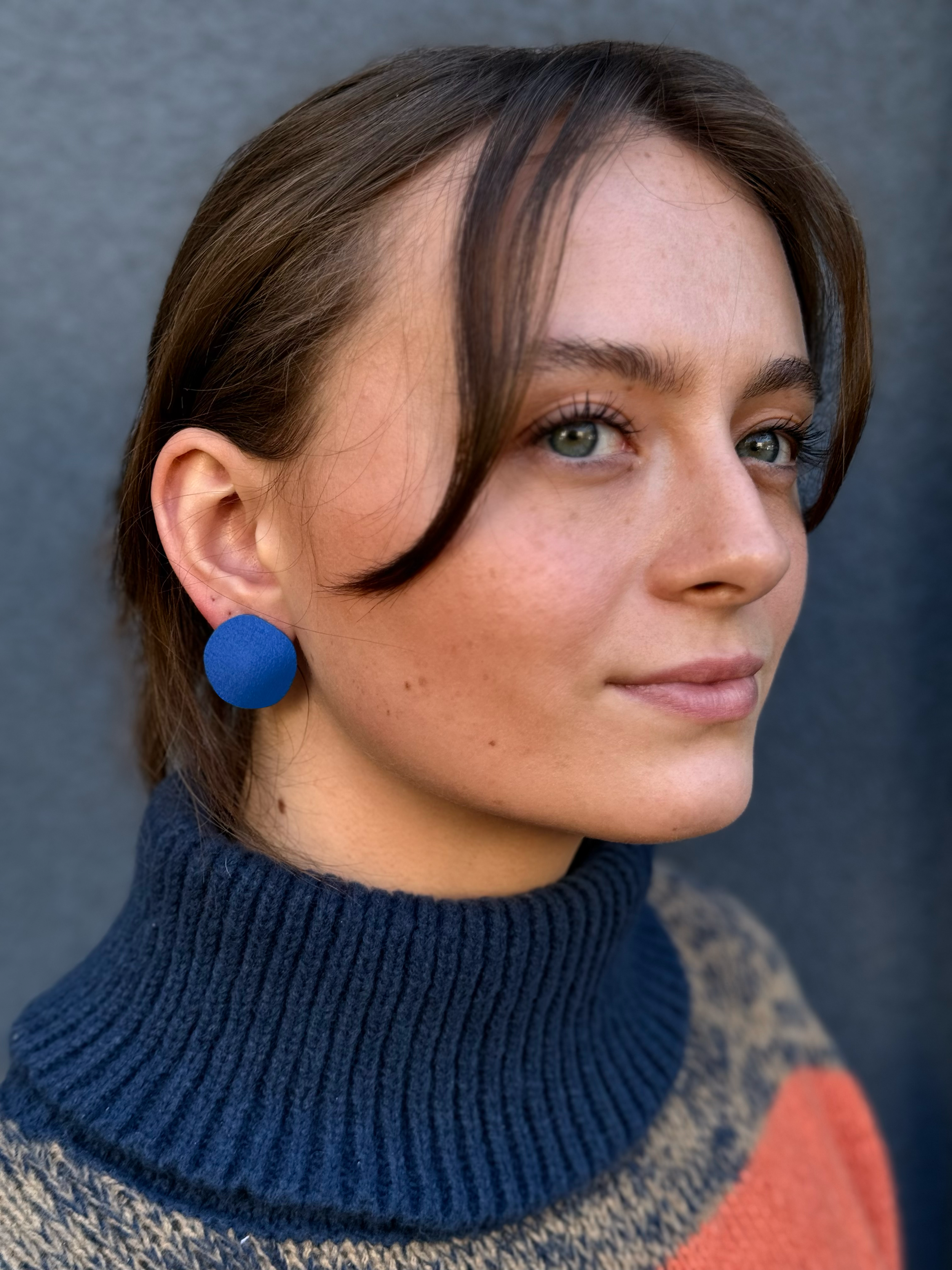 Small Cobalt Blue Orb Studs.png