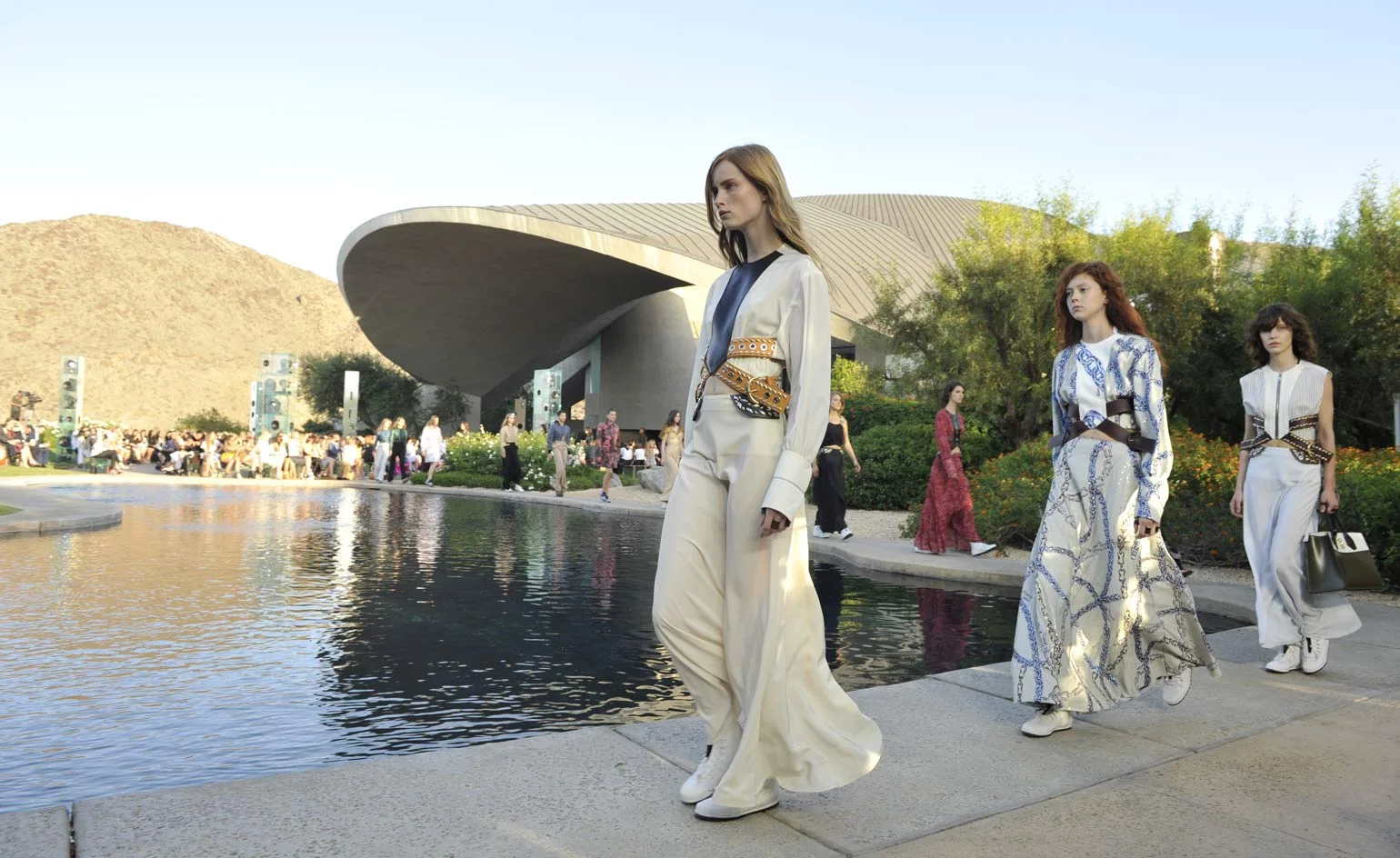 LV_Cruise_2016_Calligraphie_Sandie LeChaix_12.jpg