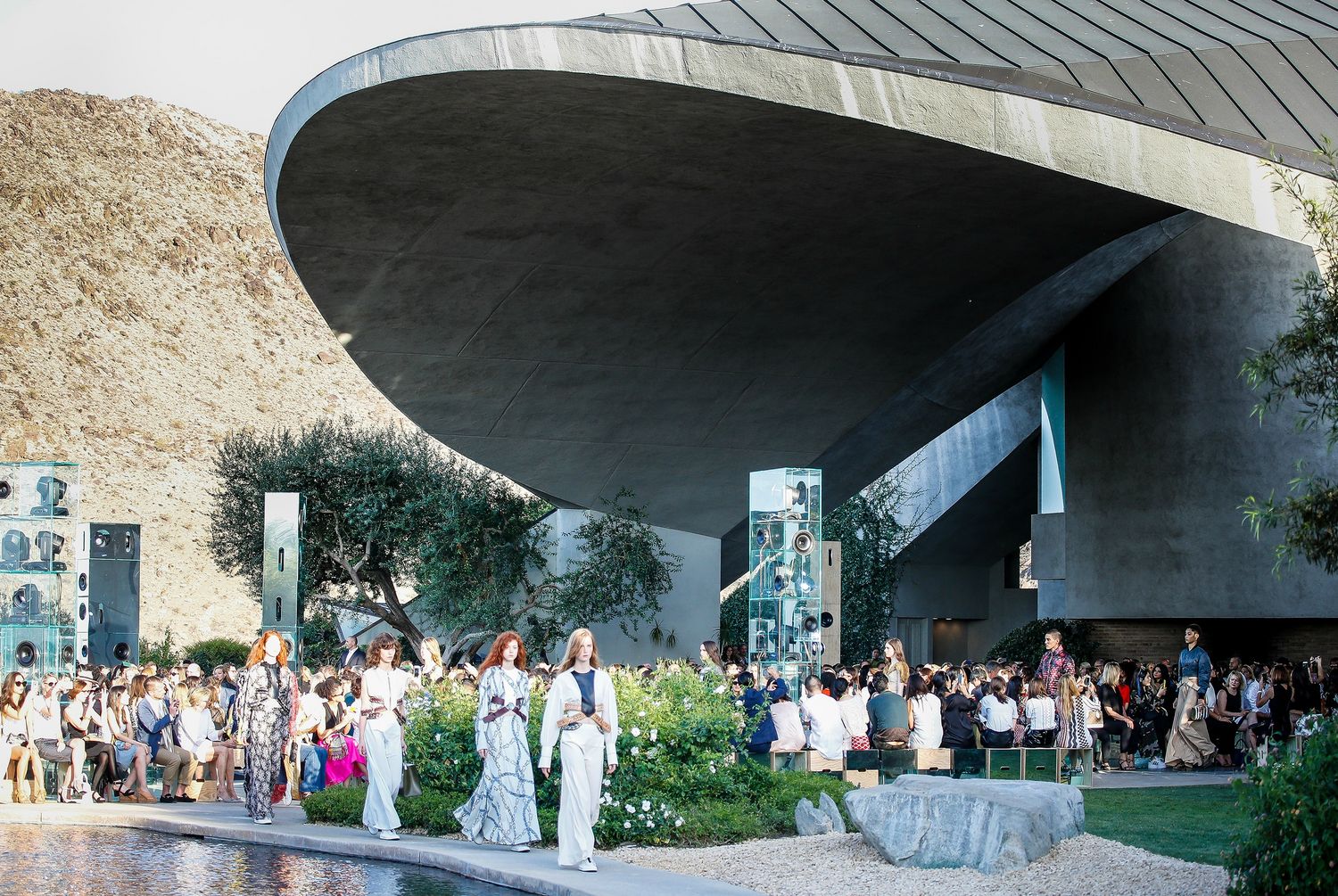 LV_Cruise_2016_Calligraphie_Sandie LeChaix_13.jpg