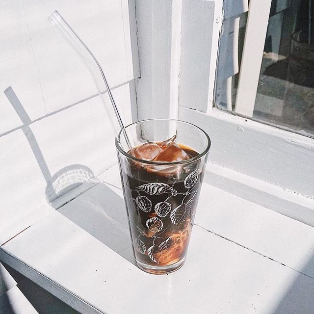 First iced coffee at home ☕️ missing our walks over to the Chem Cafe @cbal14 😢| and feeling this light @jamiebannon 👏🏼 #icedcoffeeseason #lightplay #shadows