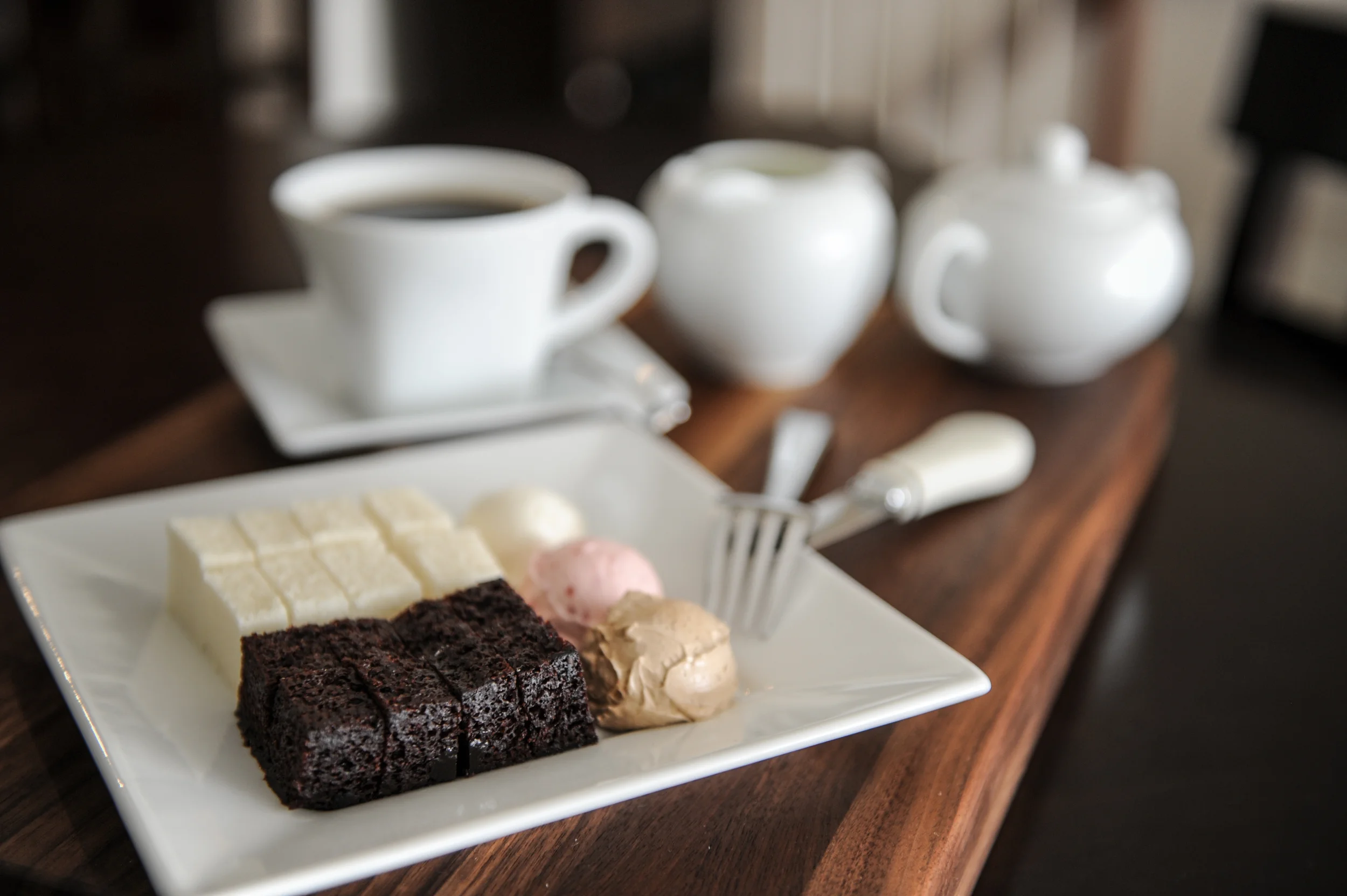 0285-a Cakes by Emma.jpg