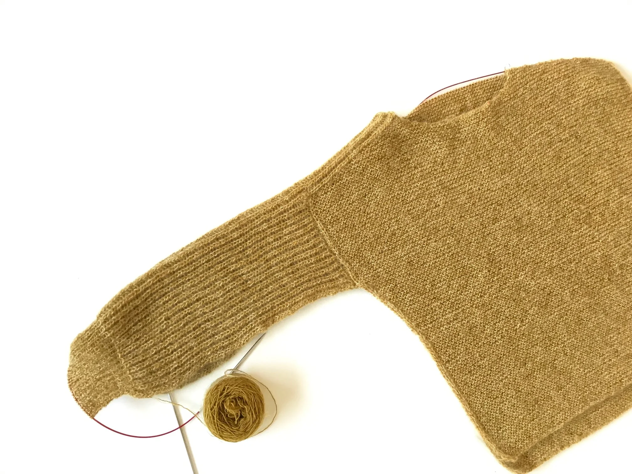 Windy from Stitches by Helga Isager : shoulder sleeve brioche join