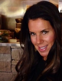 Laura Calabrese Kruger Laura resides in Aspen, Colorado and is a part time resident of Tulsa, Oklahoma. Her involvement with the Shining Stars Foundation also includes being a volunteer buddy to the children for the last 10 years. She has helped to raise significant funding by chairing events held in Aspen to benefit the Shining Stars. Mrs. Kruger is also a large supporter of other organizations which benefit children.