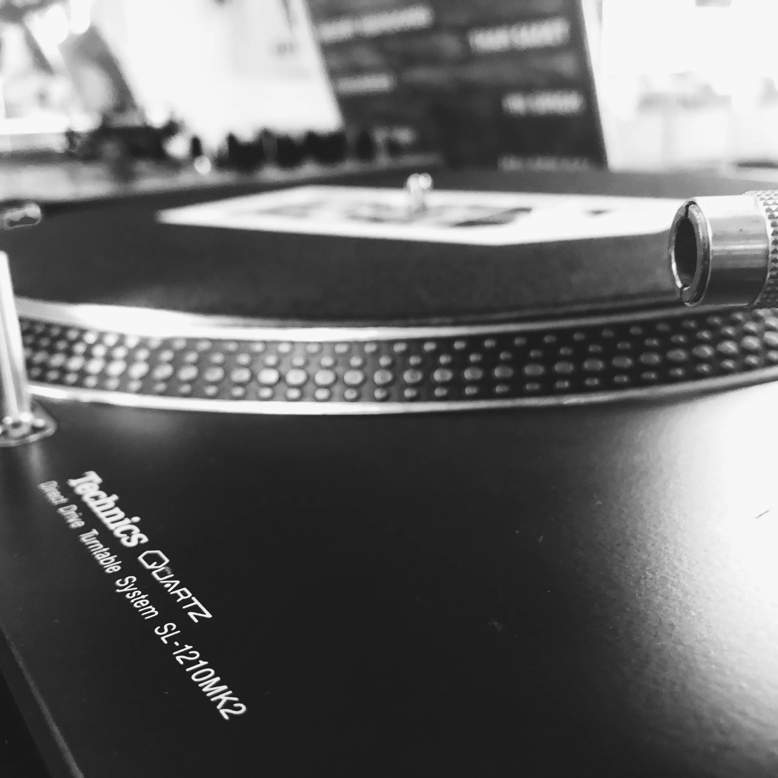 Technics SL-1210MK2 Black Turntable