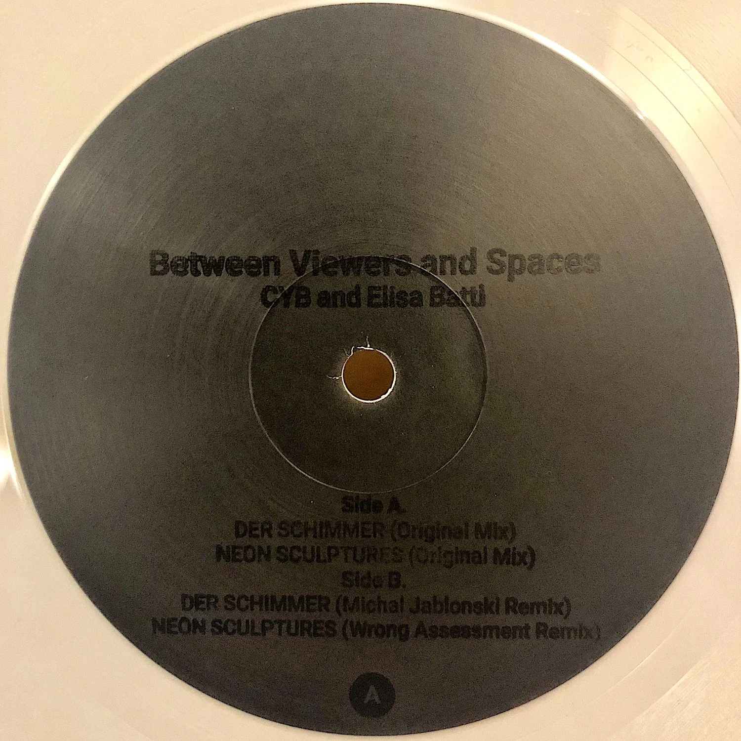 CYB &amp; ELISA BATTI - BETWEEN VIEWERS AND SPACES [IMMATERIAL.ARCHIVES]