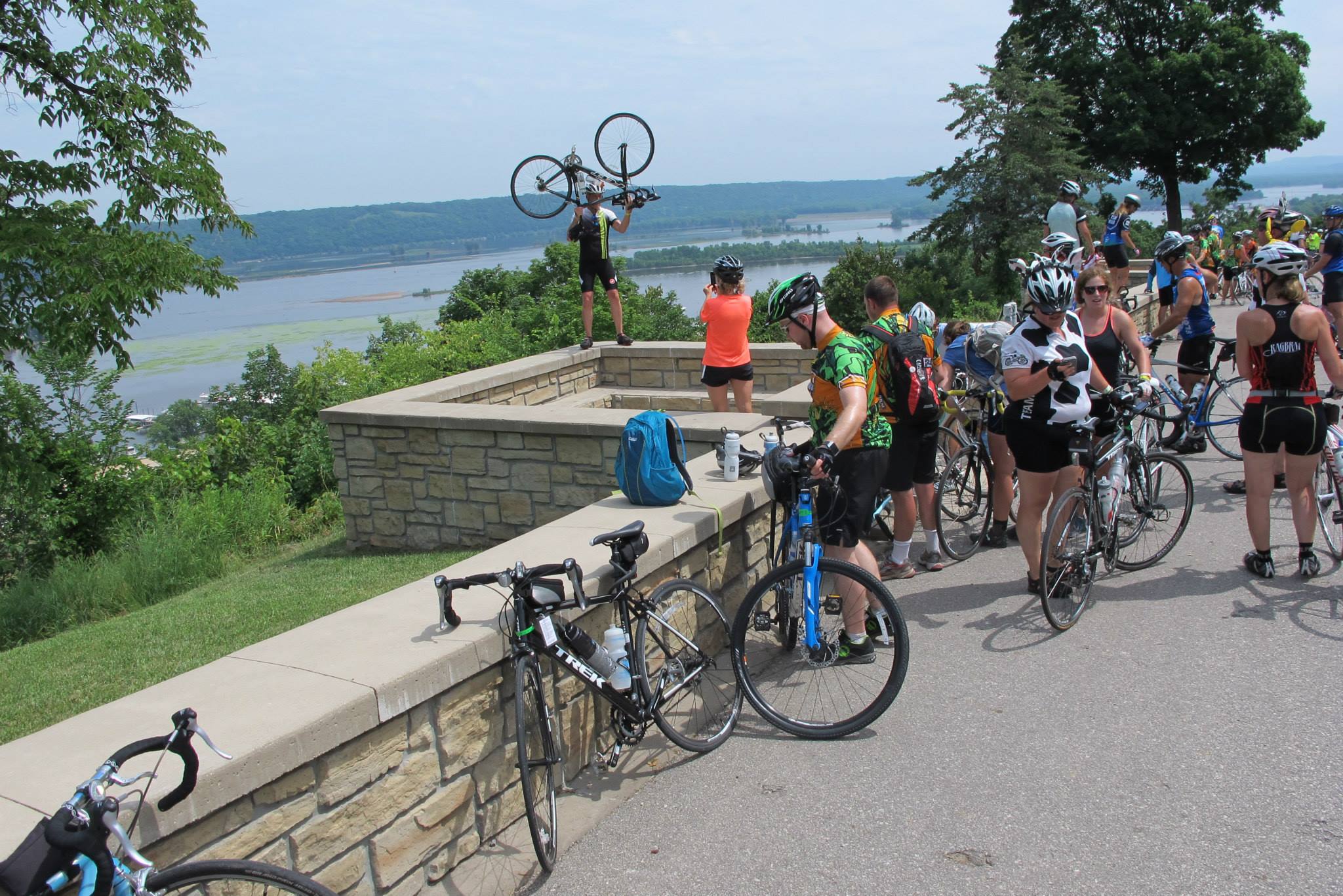 Overlook above the Mississippi. One mile to go and the celebrations have begun.